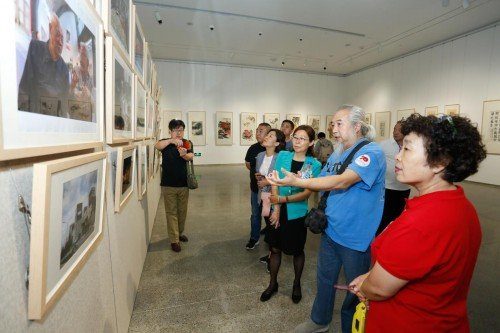 翰墨丹青绘华章 北京电控离休同志喜迎建国七十周年暨首届书画摄影展侧记